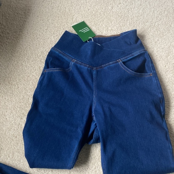 Women’s Halara pants - Picture 3 of 4